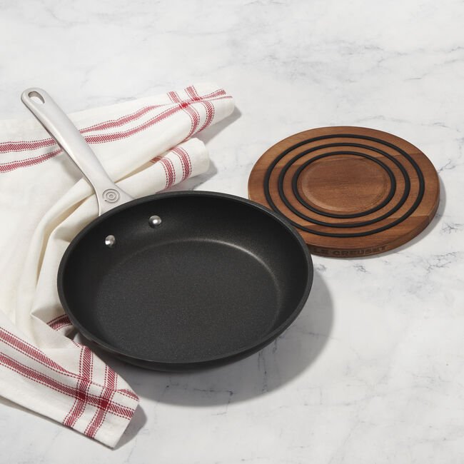 Discover the Benefits and Uses of Nonstick Cookware - Kitchen Smart