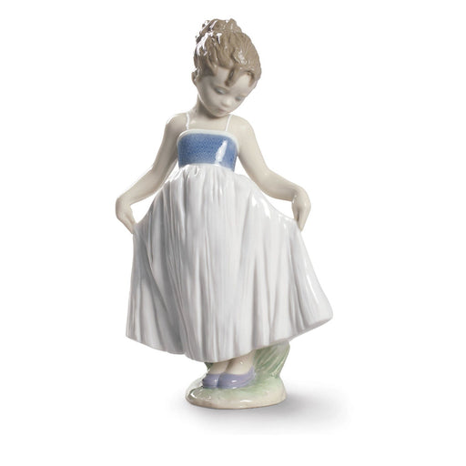 Lladro Lladro Look at my Dress Figurine   