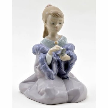 Nao by Lladro Nao by Lladro As pretty as mom Figurine   