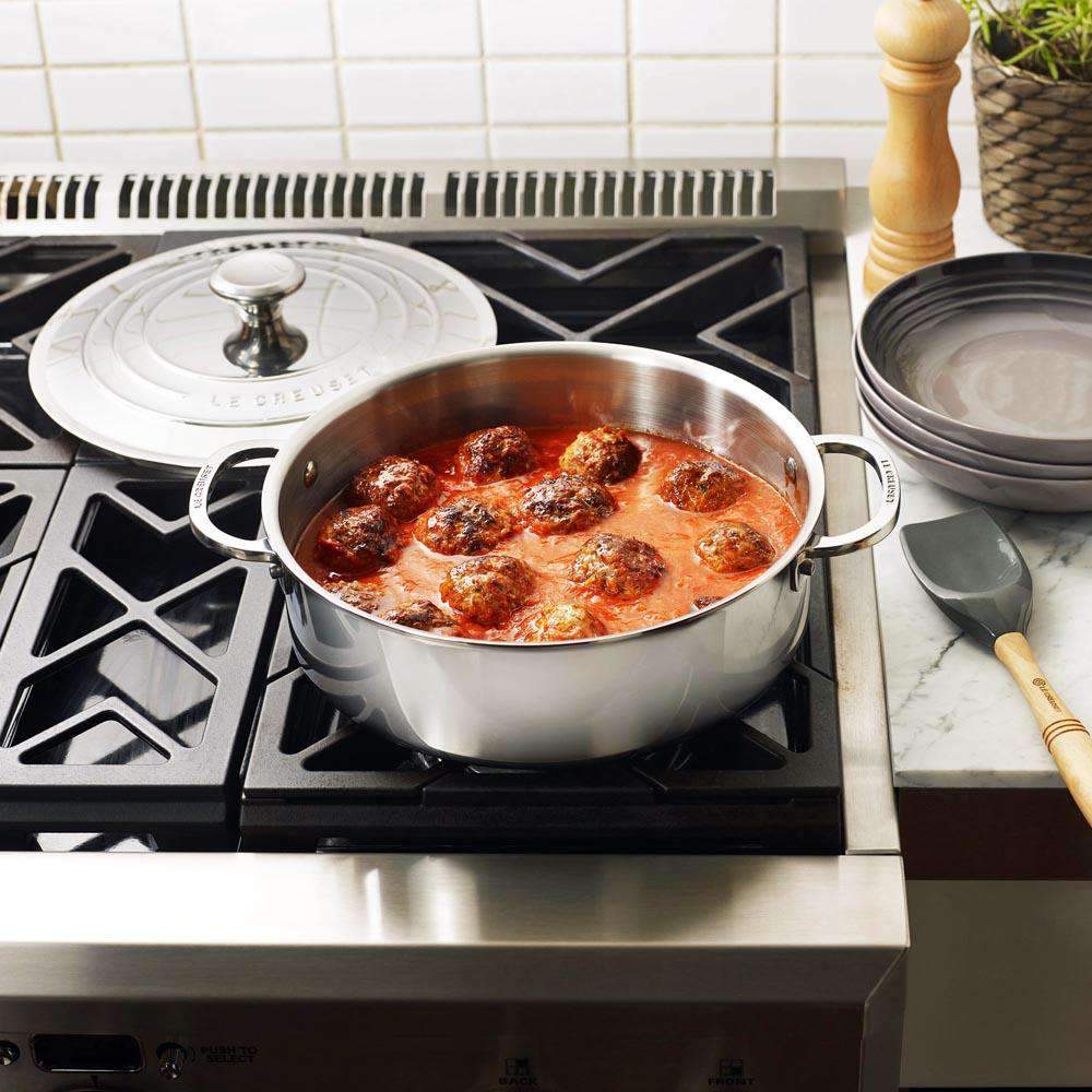 https://www.kitchensmart.ca/cdn/shop/products/le-creuset-stainless-3-ply-stainless-45-qt-43l-rondeau-560144.jpg?v=1632285883